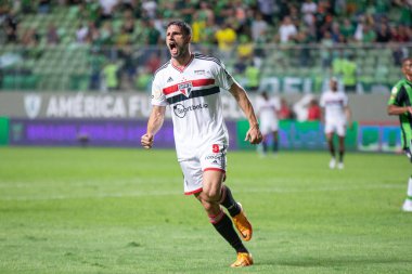 Brezilya Futbol Şampiyonası: Amerika-MG Sao Paulo 'ya karşı. 6 Ekim 2022 'de, Brezilya Futbol Şampiyonası' nın 30. turu için Amerika-MG ve Sao Paulo arasında oynanan futbol maçı, Belo Horizonte, Minas Gerais 'de Independencia Stadyumu' nda yapıldı.