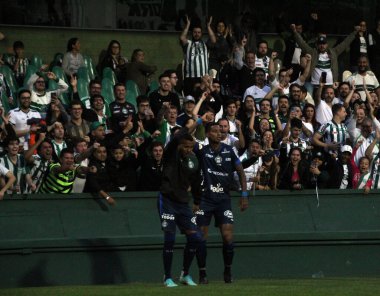 Brezilya Futbol Şampiyonası: Coritiba, Red Bull Bragantino 'ya karşı. 9 Ekim 2022, Curitiba, Parana, Brezilya: Coritiba ile Red Bull Bragantino arasındaki futbol maçı, Brezilya Futbol Şampiyonası 'nın 31. turu için geçerli.