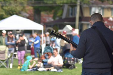 David Siegel, Josh Bengal, Andy Granowitz, George Malko, Eric Nissenbaum ve Raj Singha 'nın yer aldığı Milo Glen Rock Sanat Festivali 2022 Sanat Konseyi' nde sahne aldı. Glen Rock, New Jersey, ABD. 8 Ekim 2022. 