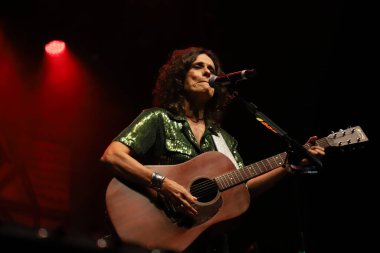 Gösteriyi Sao Paulo Oktoberfest 'te Brezilyalı şarkıcı Zelia Duncan sunar. 9 Ekim 2022, Sao Paulo, Brezilya: Sao Paulo, Sao Paulo 'daki Ibirapuera Jimnastik Kompleksi' nde 2022 Sao Paulo Oktoberfest 'in ilk haftasonu boyunca Brezilyalı şarkıcı Zelia Duncan' ın gösterisi