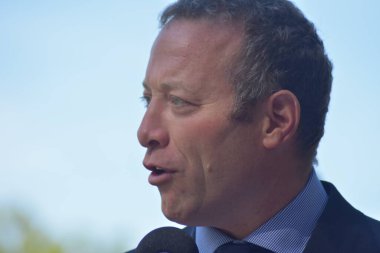 Birleşik Devletler Kongre Üyesi Josh Gottheimer ara seçimler öncesinde bir etkinliğe katıldı. Ridgewood, New Jersey, ABD. 12 Ekim 2022. Kongre üyesi Josh Gottheimer, Ridgewood 'da yerel seçilmiş yetkililerle bir etkinliğe katıldı.