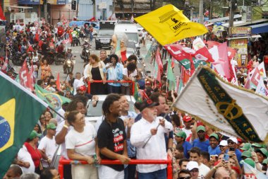 Brezilyalı başkan adayı Lula ile Rio de Janeiro Favela Alemao 'da yürüyüş. 12 Ekim 2022, Rio de Janeiro, Brezilya: Brezilya eski Cumhurbaşkanı Luiz Inacio Lula da Silva (PT), Brezilya