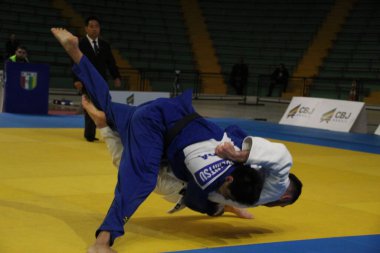 Elemeler - Ulusal Seçim ve Brezilya Alt-13 ve Curitiba 'da 15 yaş altı judo. 13 Ekim 2022, Curitiba, Parana, Brezilya: Curitiba Eleme - Ulusal Seçim ve Brezilya Alt-13 ve Alt-15 Judo dallarında yaklaşık bin judoka aldı
