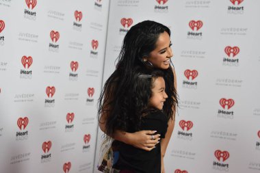 Becky G iHeartRadio Fiesta Latin 2022 Kırmızı Halı 'ya katılıyor. 15 Ekim 2022, Miami, Florida, ABD: Amerikalı şarkıcı ve aktris Rebbeca Marie Gomez, profesyonel olarak Becky G olarak bilinir, 2022 iHeartRadio Fiesta Latina 'da kırmızı halıya katılır. 