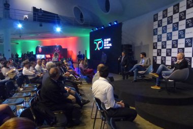 Serginin açılışı GP Brezilya 50 Yıl sürecek. 17 Ekim 2022, Sao Paulo, Brezilya: Sao Paulo Belediye Başkanı Ricardo Nunes, diğer yetkililerin yanı sıra Brezilya 'da düzenlenen Grand Prix' nin 50. yıl dönümü açılış töreninde