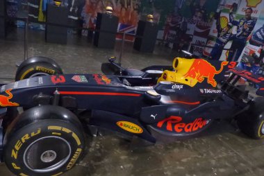 Serginin açılışı GP Brezilya 50 Yıl sürecek. 17 Ekim 2022, Sao Paulo, Brezilya: Sao Paulo Belediye Başkanı Ricardo Nunes, diğer yetkililerin yanı sıra Brezilya 'da düzenlenen Grand Prix' nin 50. yıl dönümü açılış töreninde