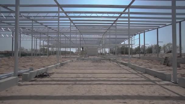Строительство металлической конструкции строительной площадки — стоковое видео