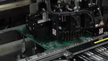 Elektronik devre kartı üretimi. Otomatik Circut Tahtası Yazdırılmış Dijital Elektronik Kart Üretir. Elektronik kontrat imalatı. Elektronik çip üretimi. Yüksek teknoloji.