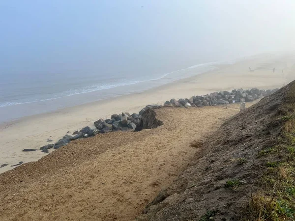 Cliff Top View Vast Sandy Beach Landscape Rocks Mist Haze — Stockfoto
