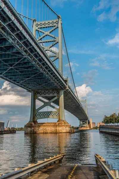 Pijler Van Benjamin Franklin Bridge Philadelphia — Stockfoto