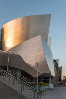 Ünlü Walt Disney Konser Salonu. Los Angeles, ABD 'deki mimar Frank Gehry' den.