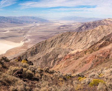 Dante 'nin Badwater Havzası' ndaki manzarası harika, Amerika 'daki Ölüm Vadisi.