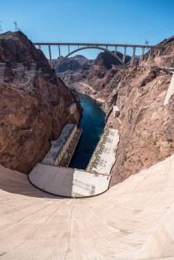 Amerika 'nın güneybatısındaki büyük Hoover Barajı.