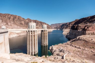 Amerika 'nın güneybatısındaki büyük Hoover Barajı.