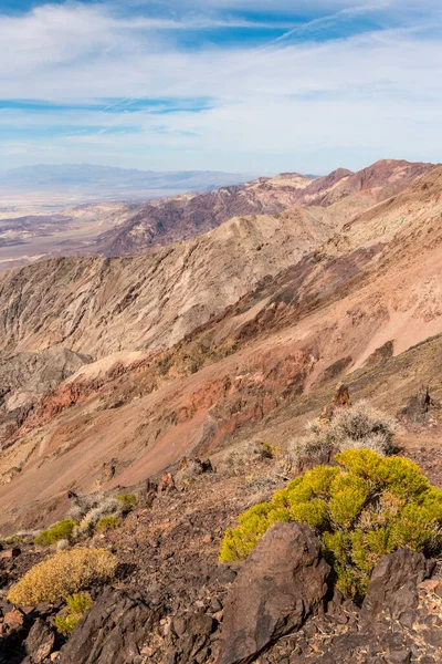 Dante 'nin Badwater Havzası' ndaki manzarası harika, Amerika 'daki Ölüm Vadisi.