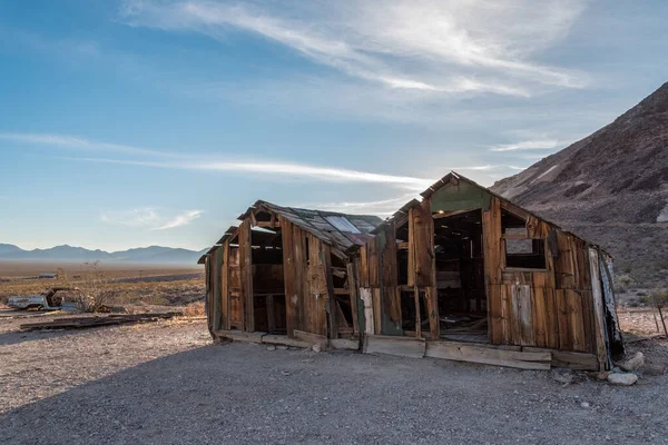 Two Abandoned Sheds Ghost Town Rhyolite Death Valley Usa — Stock Photo, Image