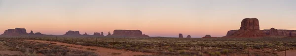 Pôr Sol Sobre Famoso Monument Valley Navajo Nation Eua — Fotografia de Stock