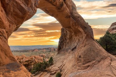 Arches Ulusal Parkı, ABD Bölünme Kemeri manzarası harika.