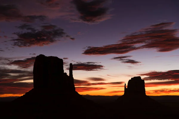 Arizona Abd Deki Anıt Vadisi Üzerinde Muhteşem Bir Gün Doğumu — Stok fotoğraf