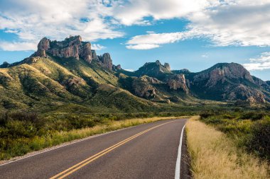 ABD 'nin Big Bend NP kentindeki Chisos dağlarının meşhur panoramik manzarası