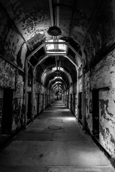 Elhagyott Folyosó Keleti Állami Fegyházban Philadelphiában Usa — Stock Fotó