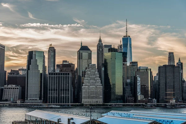 Закат Над Манхэттеном Skyline Вид Бруклина Сша — стоковое фото
