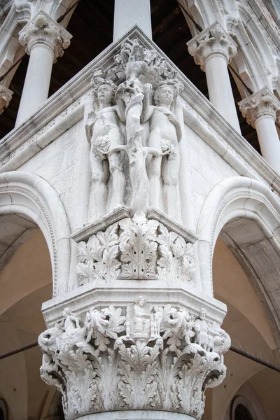 Capital Corner Doge Palace Showing Adam Eve Venice Italy — Foto de Stock