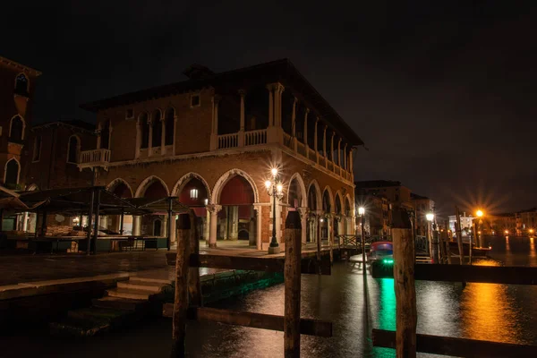 Rialto Market Hall Στη Βενετία Νύχτα Ιταλία — Φωτογραφία Αρχείου