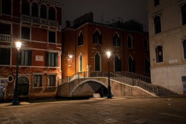 Cannaregio 'da Küçük Meydan Gece, Venedik, İtalya