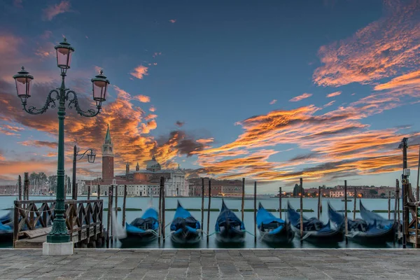 Sonnenaufgang Über Venedig Gondeln Markusplatz Italien — Stockfoto