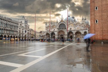 Venedik 'teki St. Mark Meydanı Kötü Hava ve Yüksek Gelgit, Venedik, İtalya