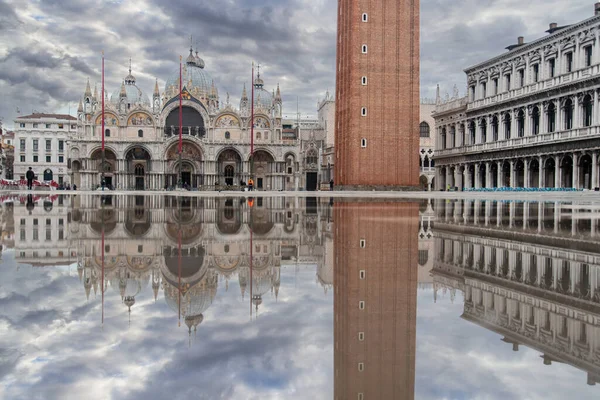 Plaza San Marcos Venecia Durante Mal Tiempo Marea Alta Italia —  Fotos de Stock