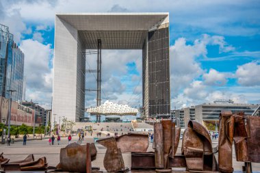 Fransa, Paris 'te La Defense bölgesinde Iconic Grande Arche