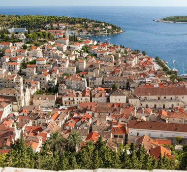 Hırvatistan 'ın Dr. Josip Avelini Park' tan Hvar kasabasından manzara