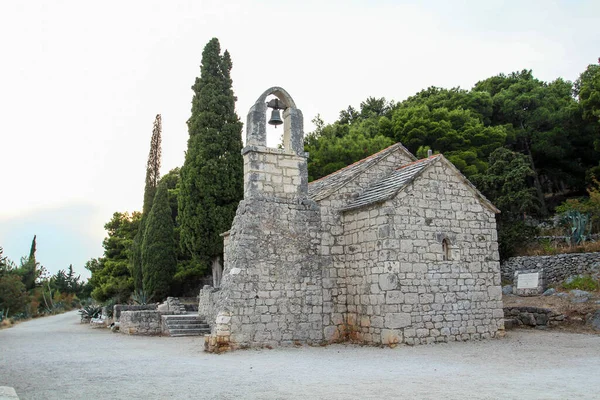 Hırvatistan 'ın Split kentindeki Marjan Tepesi' nde Nikola adlı küçük manzara şapeli