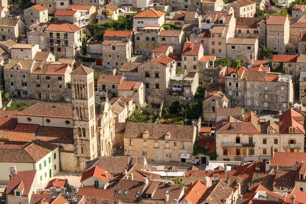 Hırvatistan 'ın Dr. Josip Avelini Park' tan Hvar kasabasından manzara