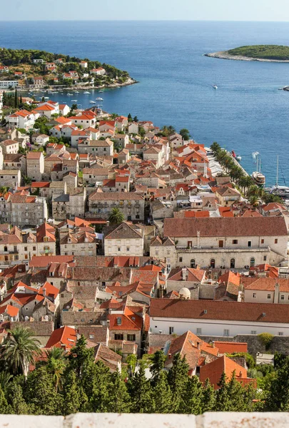 Hırvatistan 'ın Dr. Josip Avelini Park' tan Hvar kasabasından manzara