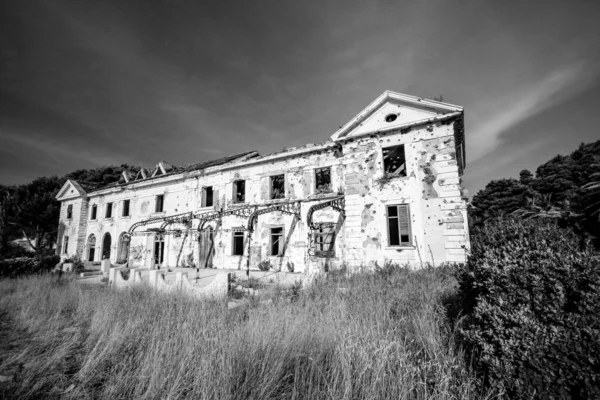 Abandonado Antigo Hotel Perto Dubrovnik Croácia Deixado Durante Guerra Jugoslavia — Fotografia de Stock