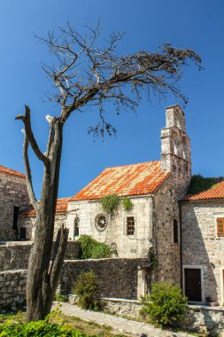 Karadağ 'ın Budva kentindeki küçük manzara şapeli