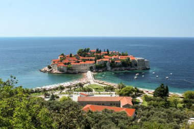 Karadağ kıyısındaki Sveti Stefan adası
