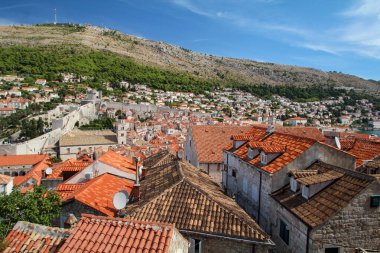 Hırvatistan 'ın başkenti Dubrovnik' in antik kent manzarası kent duvarından görüldü