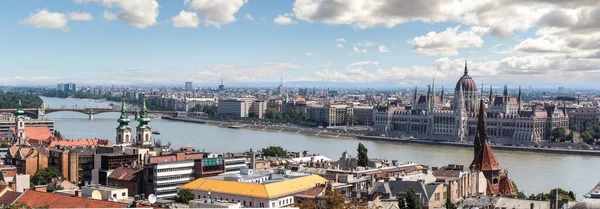 Festői Magyar Parlament Budapesten Gellért Dombról — Stock Fotó