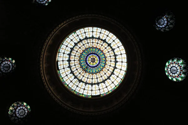 Scenic Colorful Glass Cupola Ceiling Famous Gellert Spa Budapest Hungary — стоковое фото
