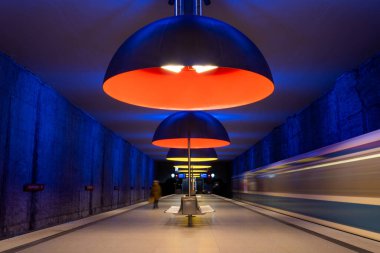 Münih, Bavyera, Almanya 'daki Westfriedhof metro istasyonu
