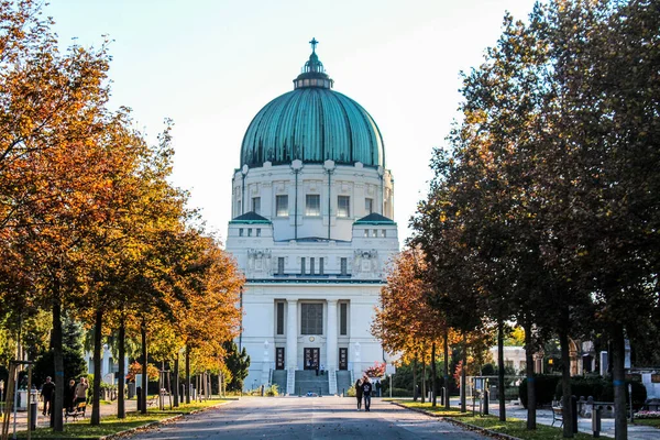 Bécsi Központi Temető Gyönyörű Temploma Ősszel Ausztriában — Stock Fotó