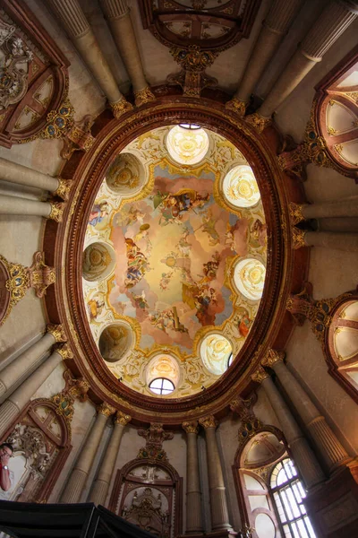 Avusturya Viyana Yakınlarındaki Klosterneuburg Manastırı Nın Güzel Barok Tavan Kubbesi — Stok fotoğraf