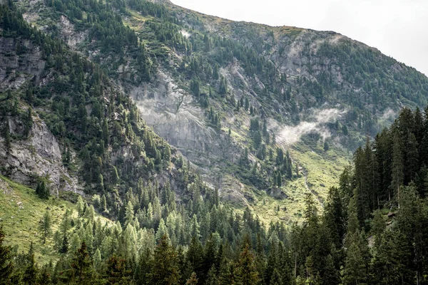 Bela Paisagem Montanha Nublada Parque Nacional High Tauern Nos Alpes — Fotografia de Stock
