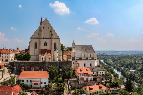捷克共和国Znojmo的Saint Nicholas Deanery教堂景观 — 图库照片