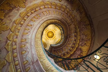 Avusturya 'daki Melk manastırında çok güzel boyanmış spiral merdivenler.