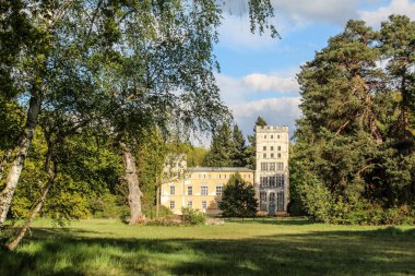 Berlin, Almanya 'daki Peacock Adası' ndaki Cavalier evi.